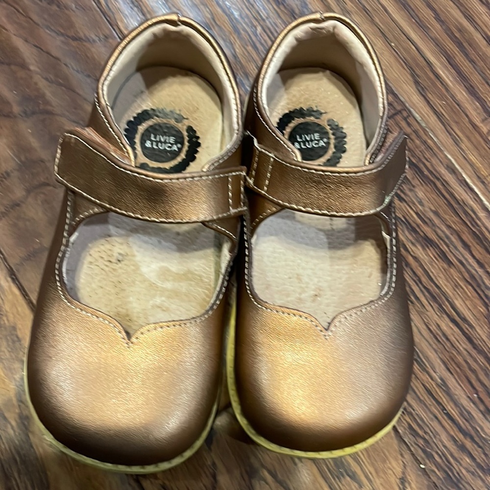 Bronze Livie and Luca Mary Janes. Size 11. Euc
